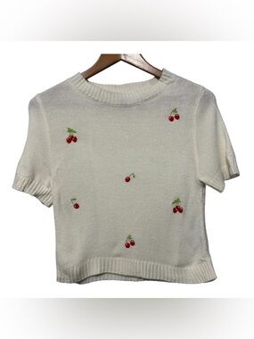 H&M Divided White Cherry Embroidered Short Sleeve Cropped Sweater Women’s Medium
